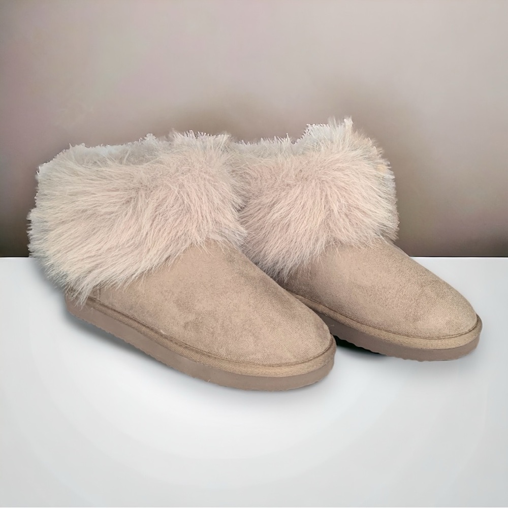 NEW Very G Frost Snuggle Up Faux Fur Boots Size 8.5